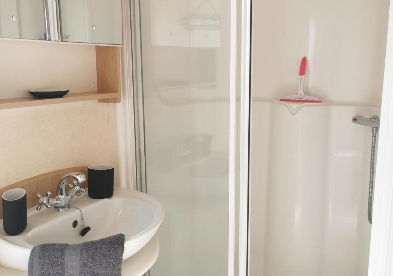 Tranquil 6 Berth Luxury Holiday Home 치체스터 외부 사진