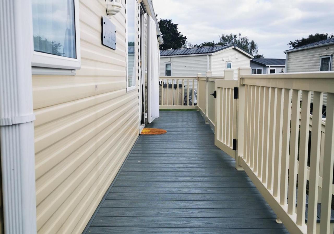 Tranquil 6 Berth Luxury Holiday Home 치체스터 외부 사진