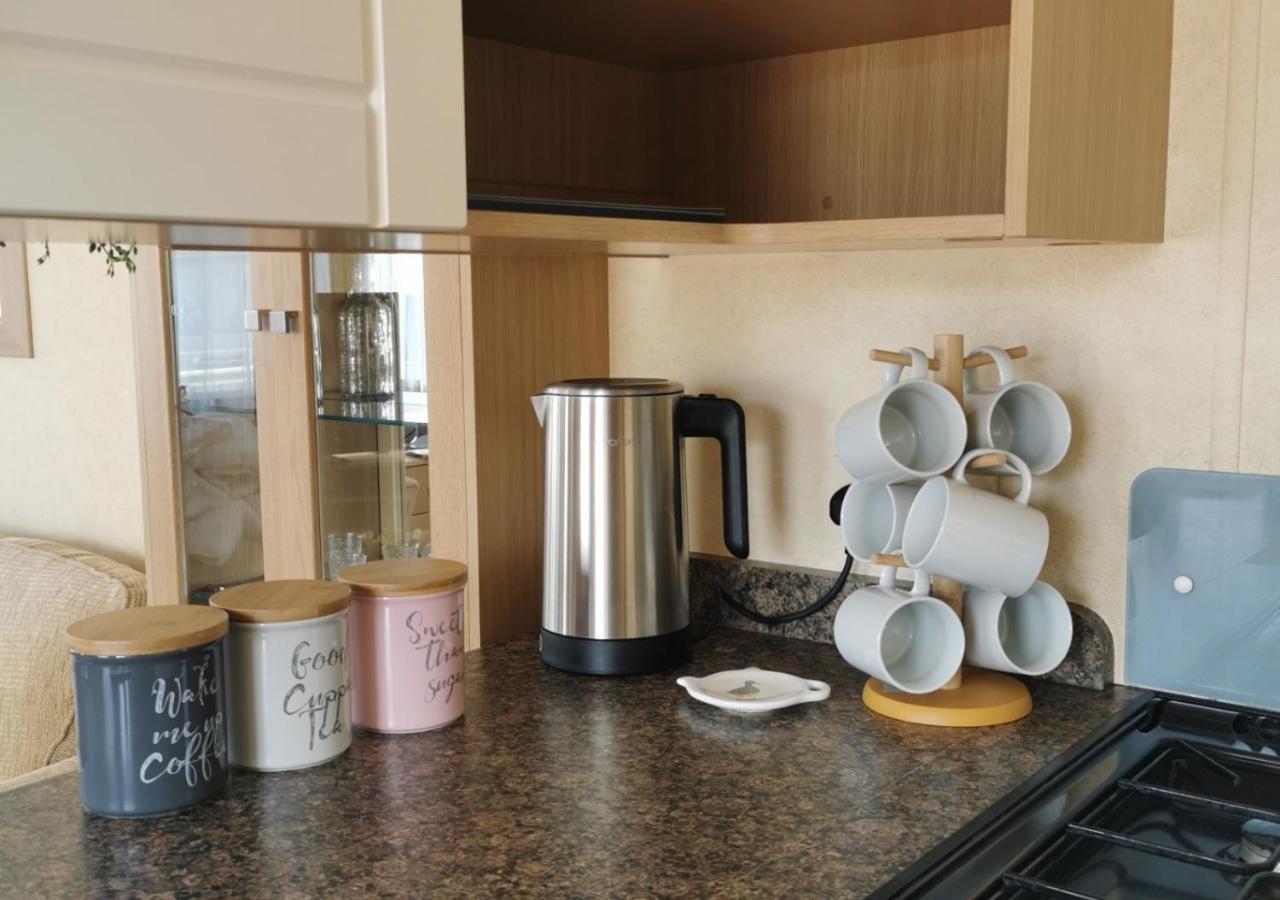 Tranquil 6 Berth Luxury Holiday Home 치체스터 외부 사진
